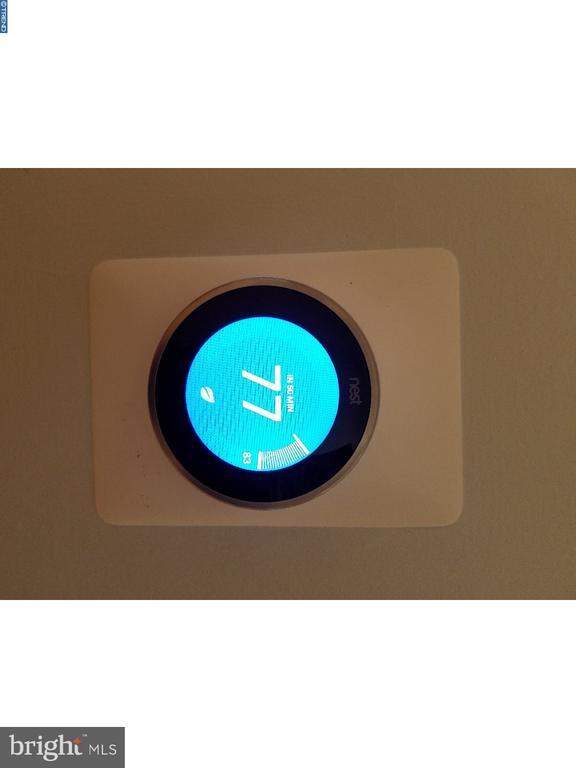 Building Photo - 104 S 13th St