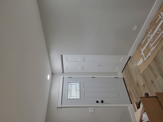 Building Photo - 36348 N Edgewood Dr