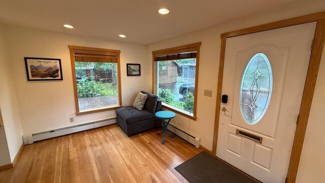 Building Photo - Beautiful Downtown House w/Inlet Views! Av...