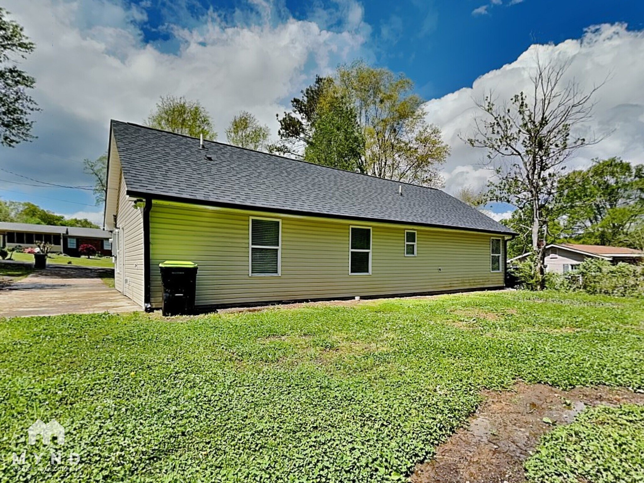 Building Photo - 424 Valerie Cir