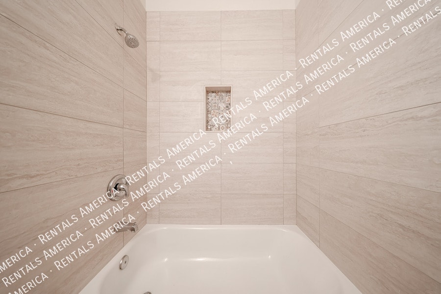 Building Photo - 2831 E Southern Ave