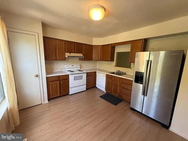 Building Photo - 4711 Leyden Way