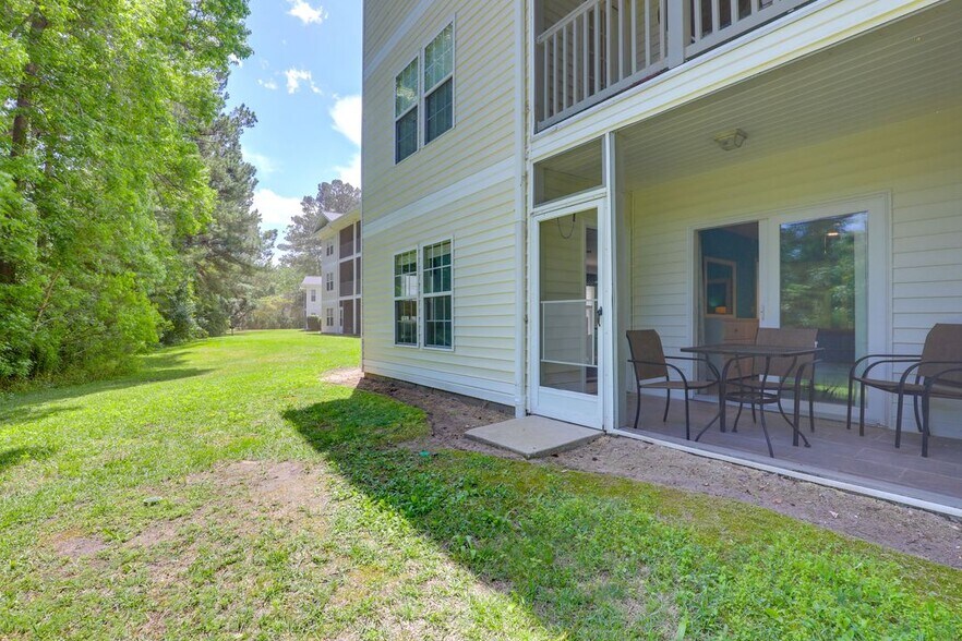 Building Photo - 1278 River Oaks Dr