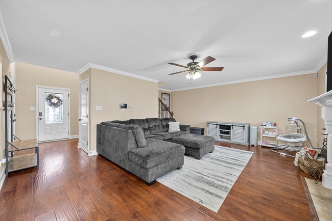 Building Photo - 667 Fox Hound Dr