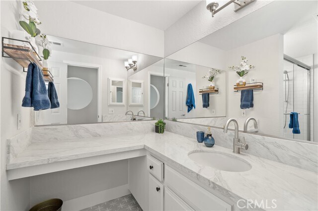 Building Photo - 45436 Driftwood Dr