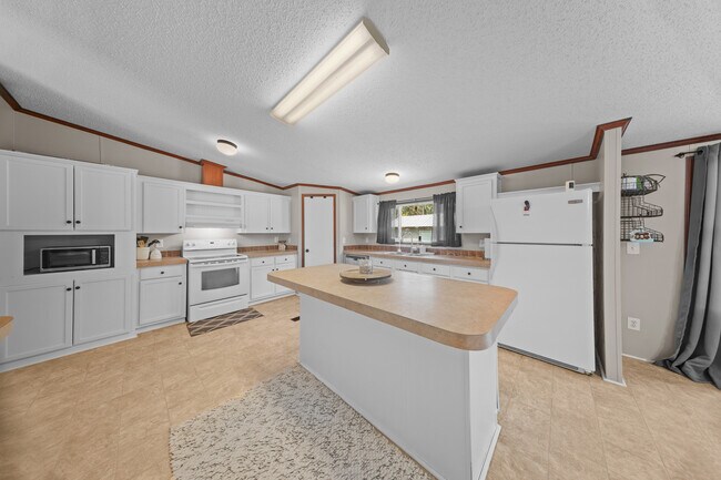 Building Photo - 1783 Wilkinson Rd