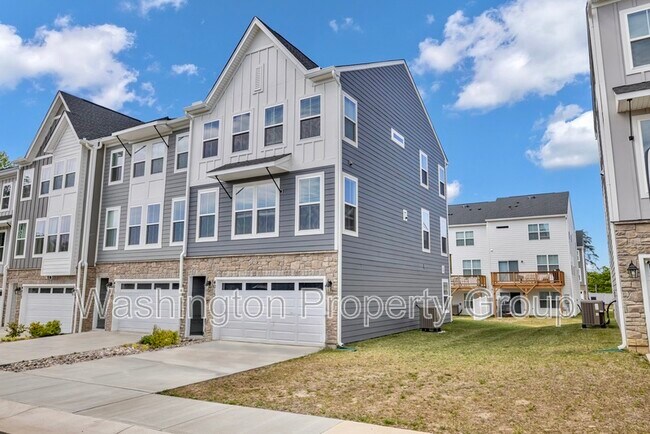 Building Photo - 4013 Singerville Ct