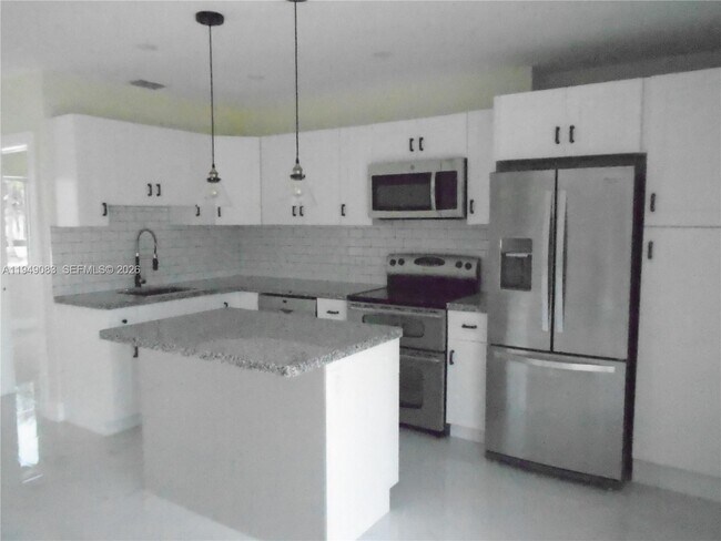 Building Photo - 6851 SW 48th Terrace