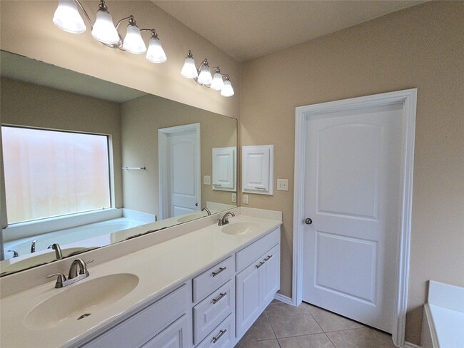 Building Photo - 28214 Helmsman Knolls Dr