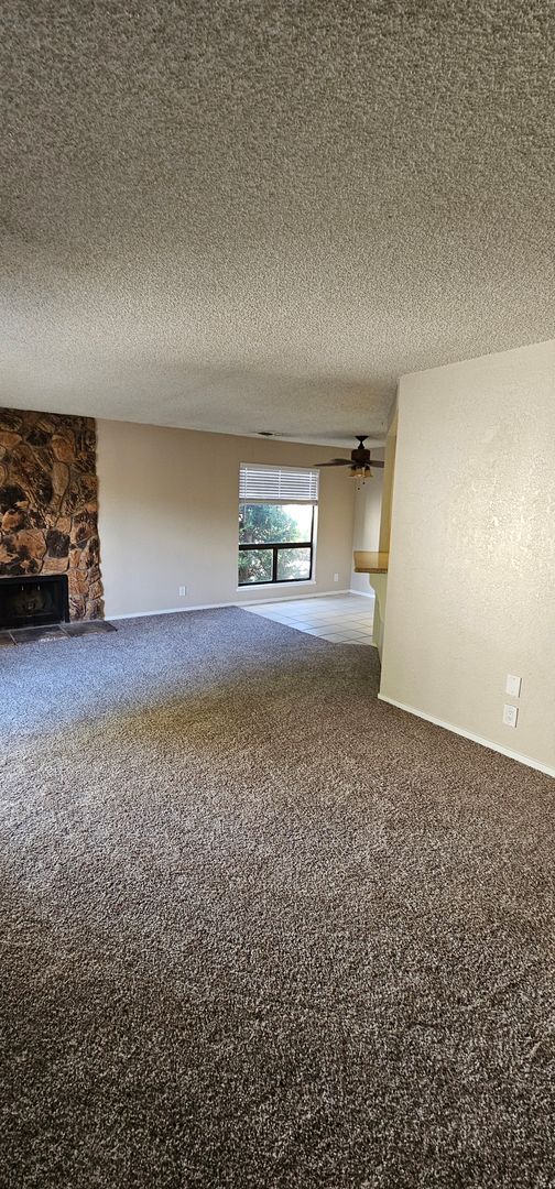 Building Photo - 715 Mikkelsen Dr