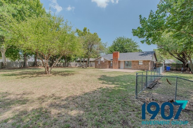 Building Photo - 400 Trinidad Dr