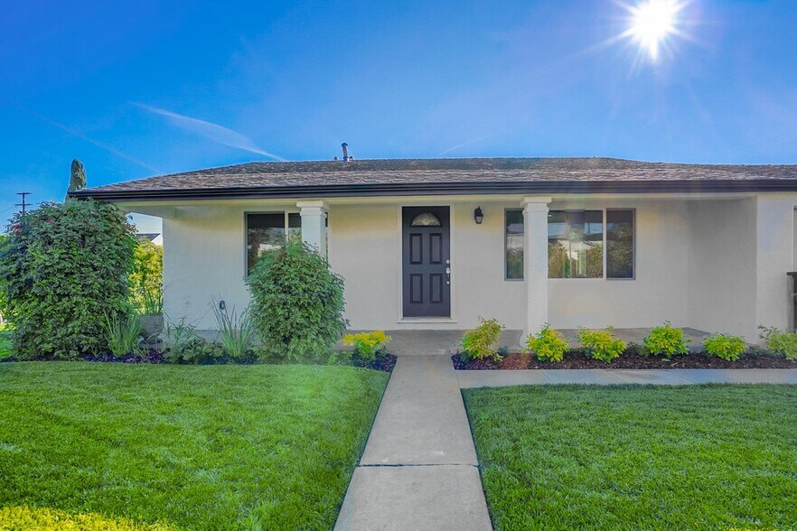 Picture perfect place to call home - 4725 Sawtelle Blvd