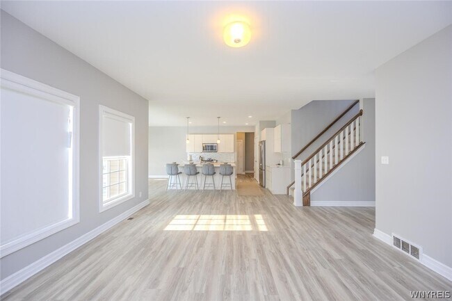 Building Photo - 46 Eagleview Dr