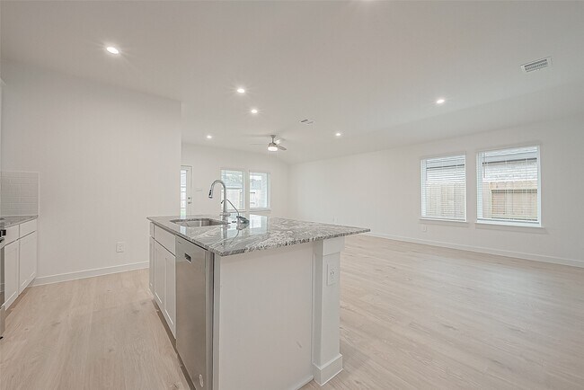 Building Photo - 4939 Pne Hvn Ln