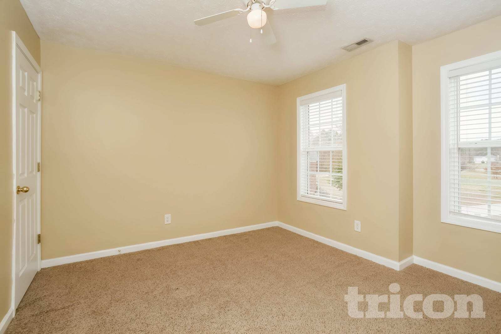 Building Photo - 585 Chastleton Dr