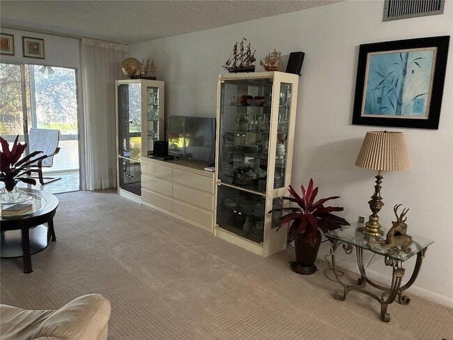 Building Photo - 2304 Lucaya Ln