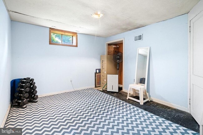Building Photo - 37 Cadwallader Ct