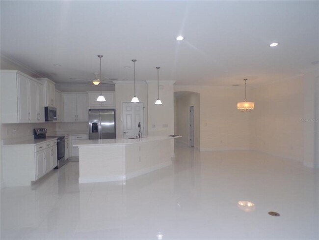 Building Photo - 6200 Falcon Lair Dr