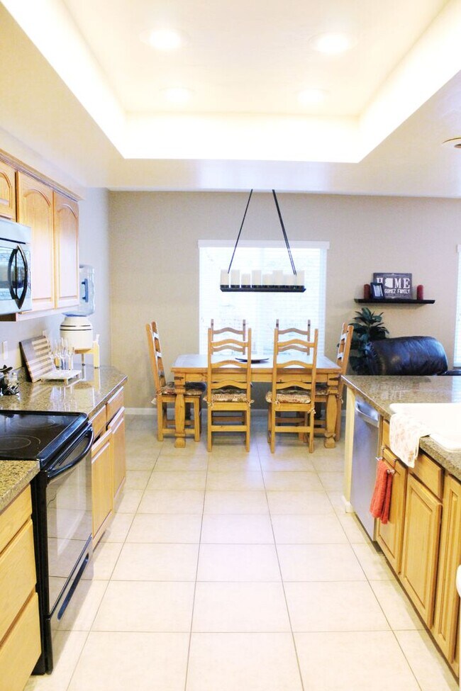 Building Photo - Mesa Gem with Pool for Rent!