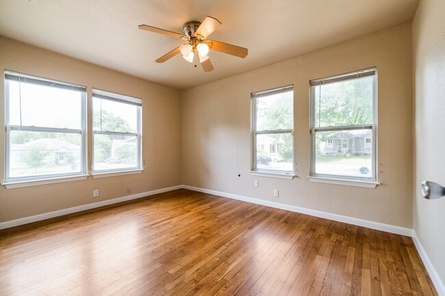 Building Photo - 4805 Evans Ave