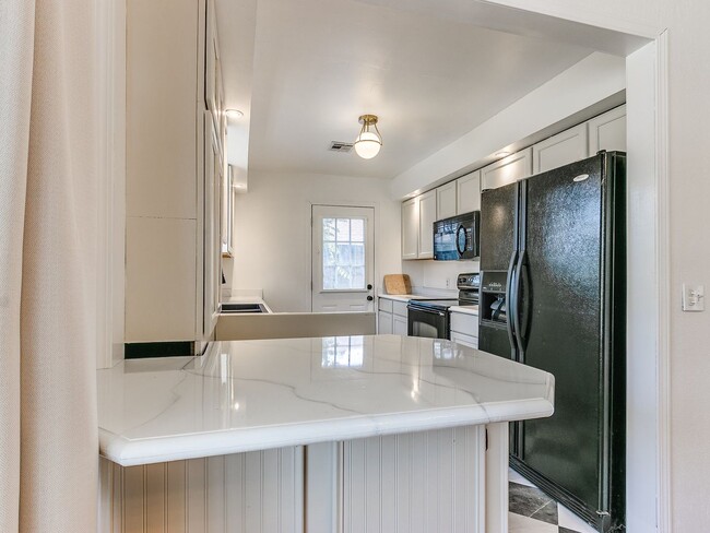 Building Photo - Charming 2 Bedroom Home in Oklahoma City