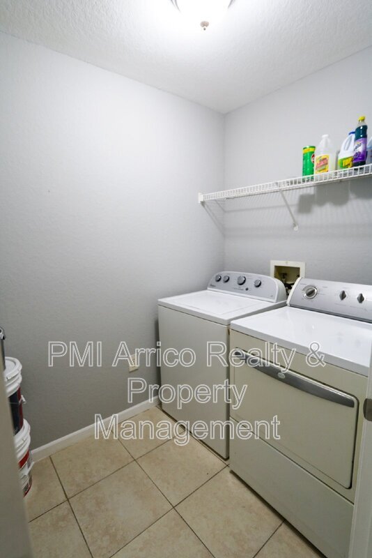 Building Photo - 17101 Carrington Park Dr