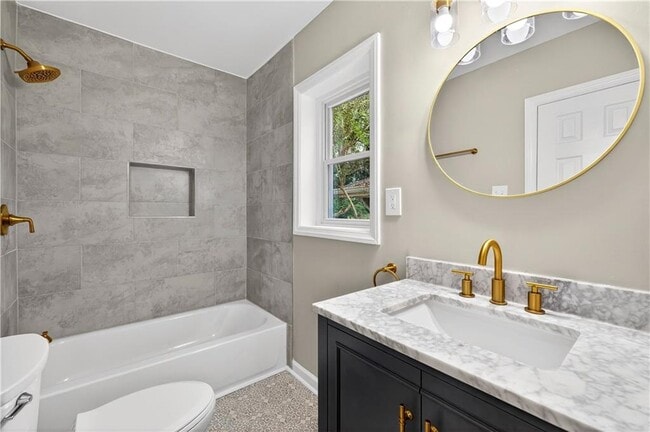 Building Photo - 2907 Cloverhurst Dr