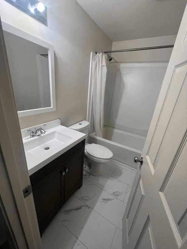 Building Photo - 3908 Brookmont Dr
