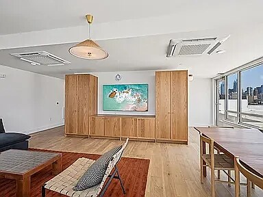 Building Photo - 2235 Washington Ave