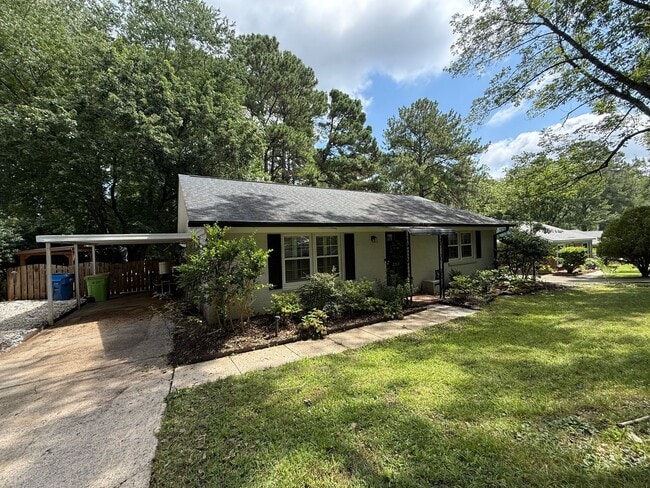 Building Photo - Stunning 3BD, 2BA Raleigh Home with a Fenc...