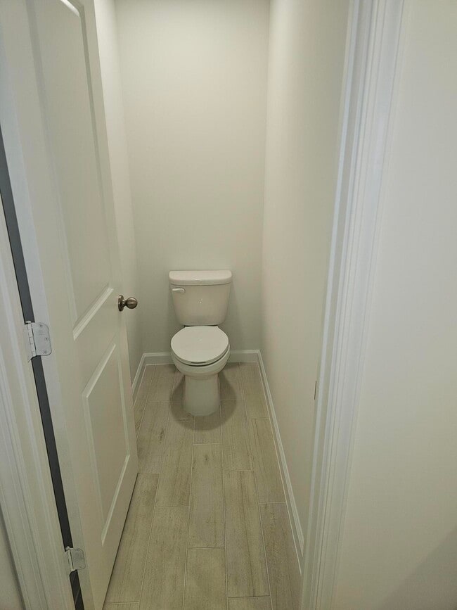 Building Photo - 621 Salisbury Cir