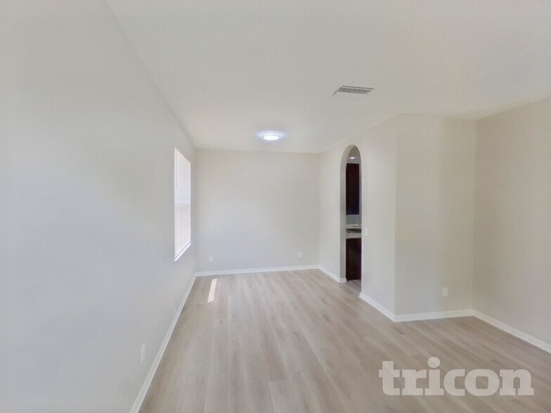 Building Photo - 906 Grand Canyon Dr