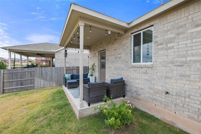 Building Photo - 196 Sweetleaf Dr