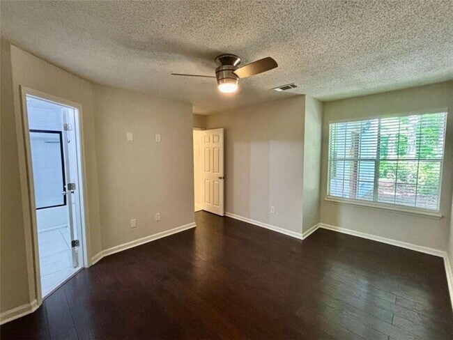 Building Photo - 320 Hawkstone Way