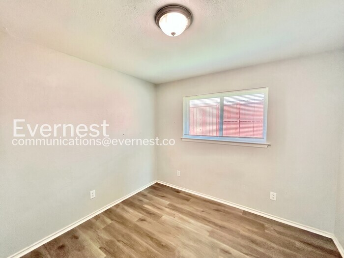 Building Photo - 3502 Matador Dr