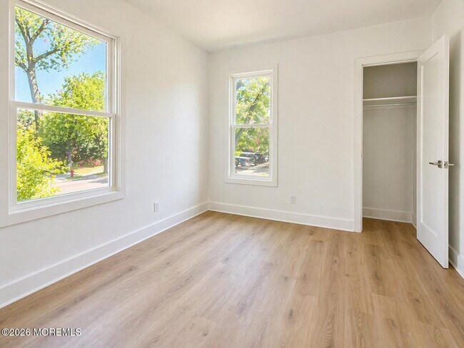 Building Photo - 506 Bath Ave