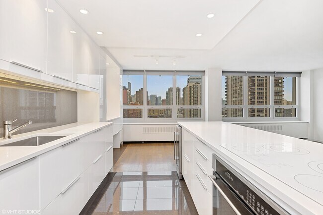 Building Photo - 88 W Schiller St