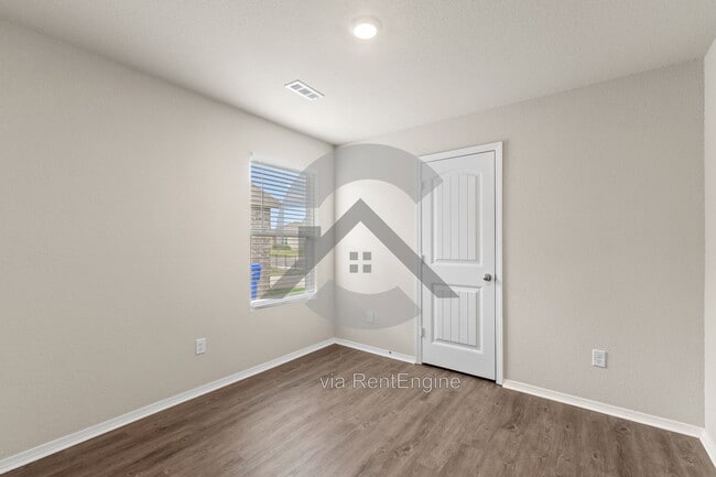 Building Photo - 1235 Tsar Rd