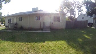 Building Photo - 1318 Albert Ave