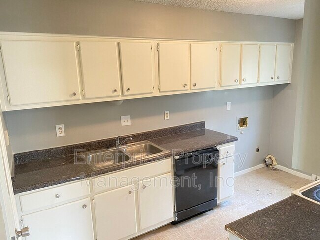 Building Photo - 3681 Barberry St