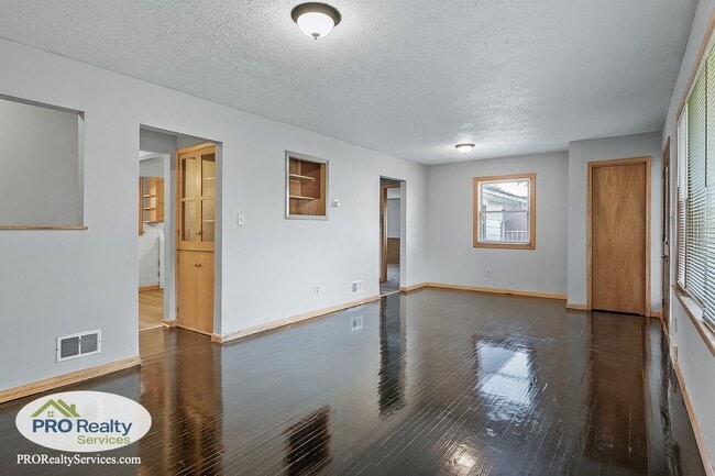 Building Photo - 3 Bedroom Home in New Prague