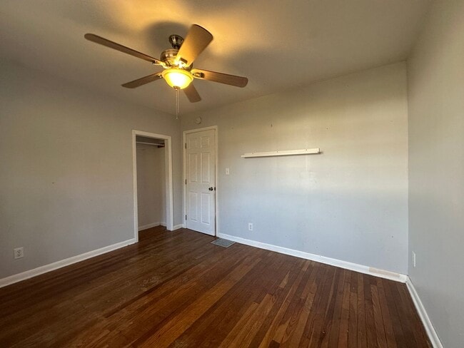 Building Photo - 3 Bdrm/1 Bath Brick Home  Kingsport TN