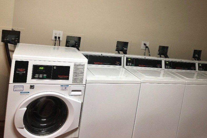 Laundry Room - 7020 S Jeffery Ave