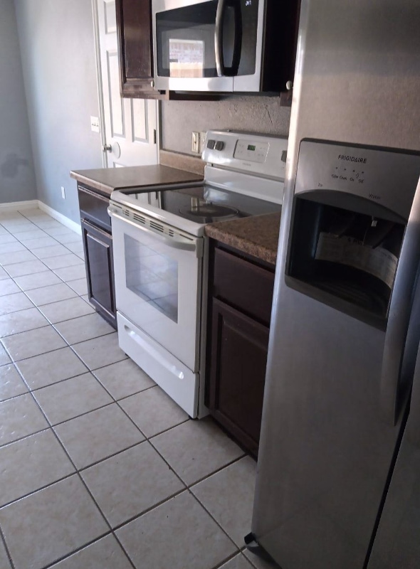 Building Photo - 3147 SW 103rd St