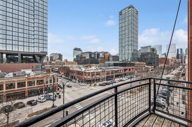 Building Photo - 1000 W Washington Blvd