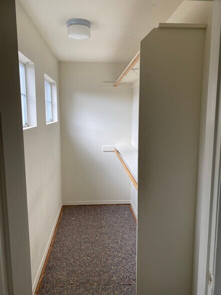 Walk-in closet - 1851 Mountain Vista Way