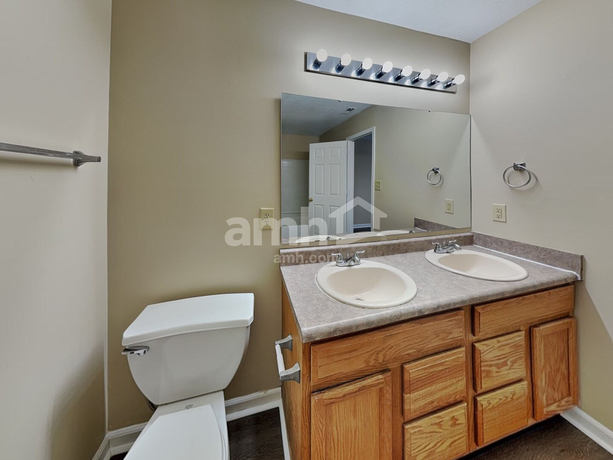 Building Photo - 8036 Chesterhill Way