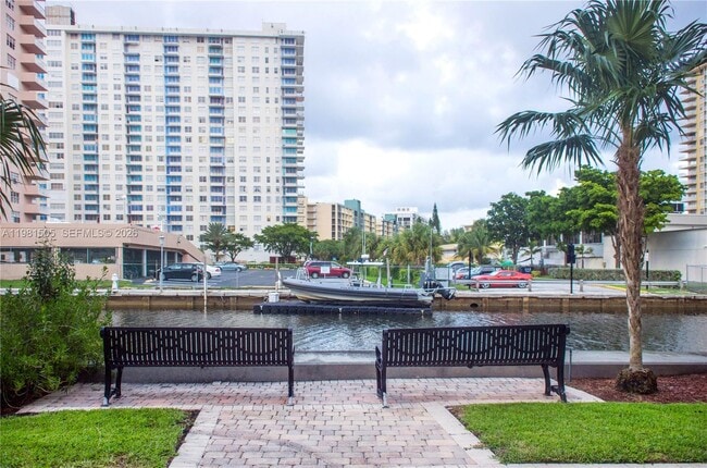 Building Photo - 17145 N Bay Rd