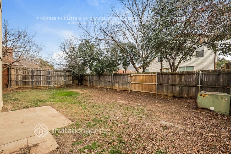 Building Photo - 1456 Thistlewood Ln