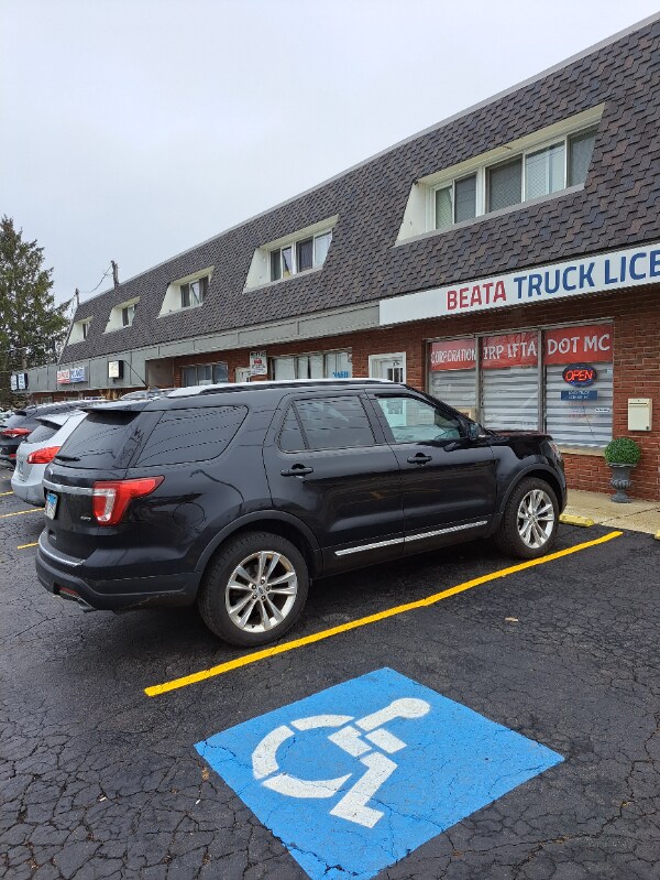 Building Photo - 10700 S Roberts Rd